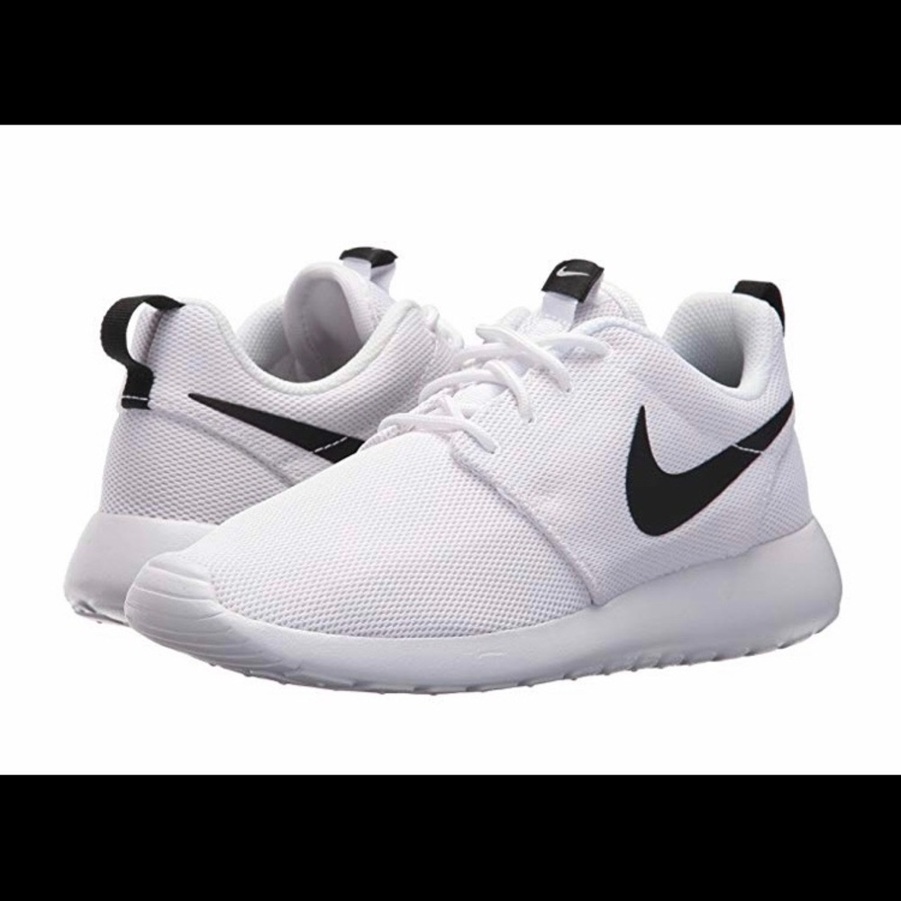 🚨MUST GO🚨White Nike Roshes